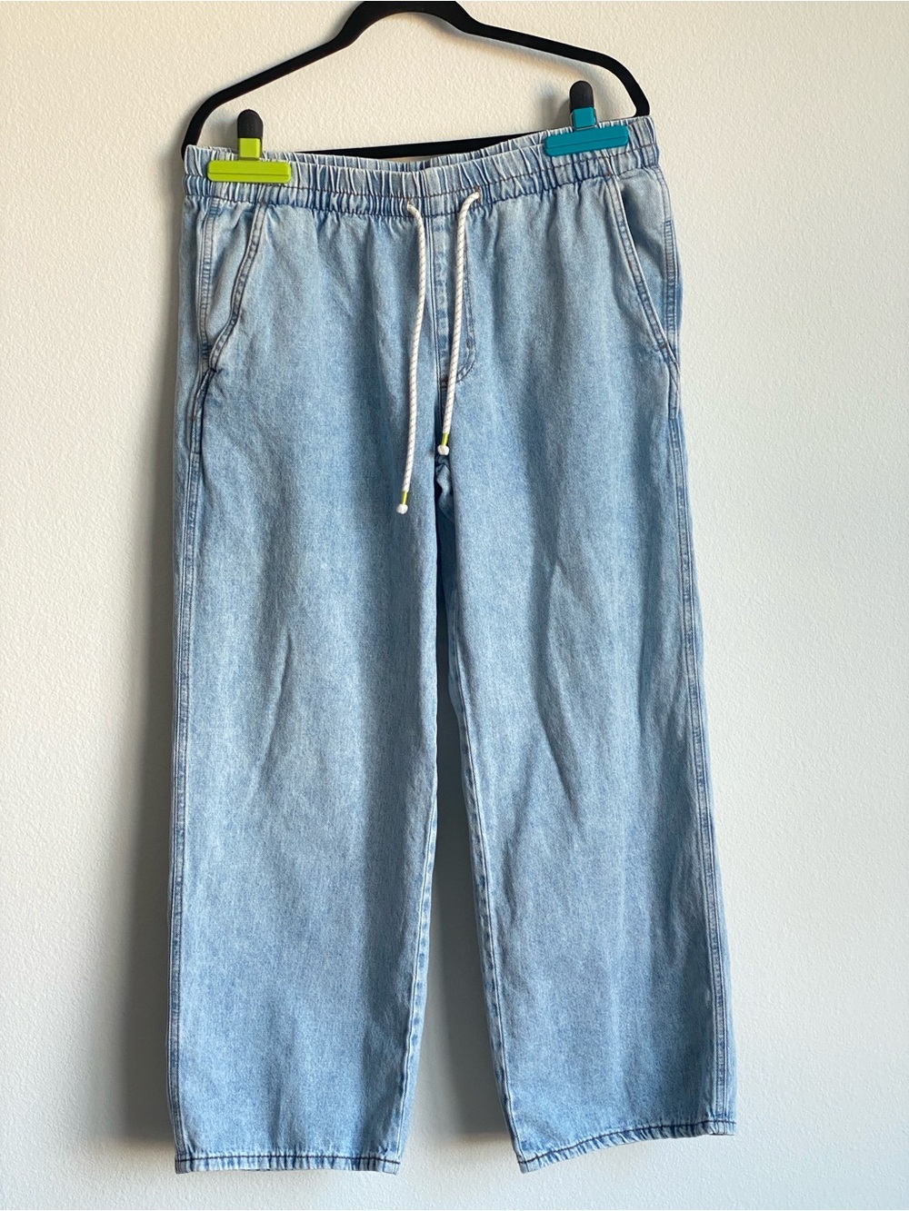 Universal Thread Light Wash Wide Leg Drawstring Jeans